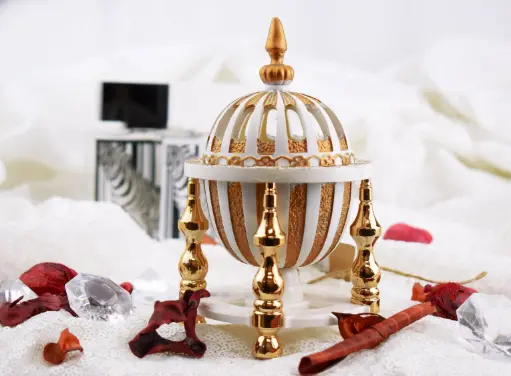 4 Pillar Resin Dome Style Incense Bakhoor Burner - White